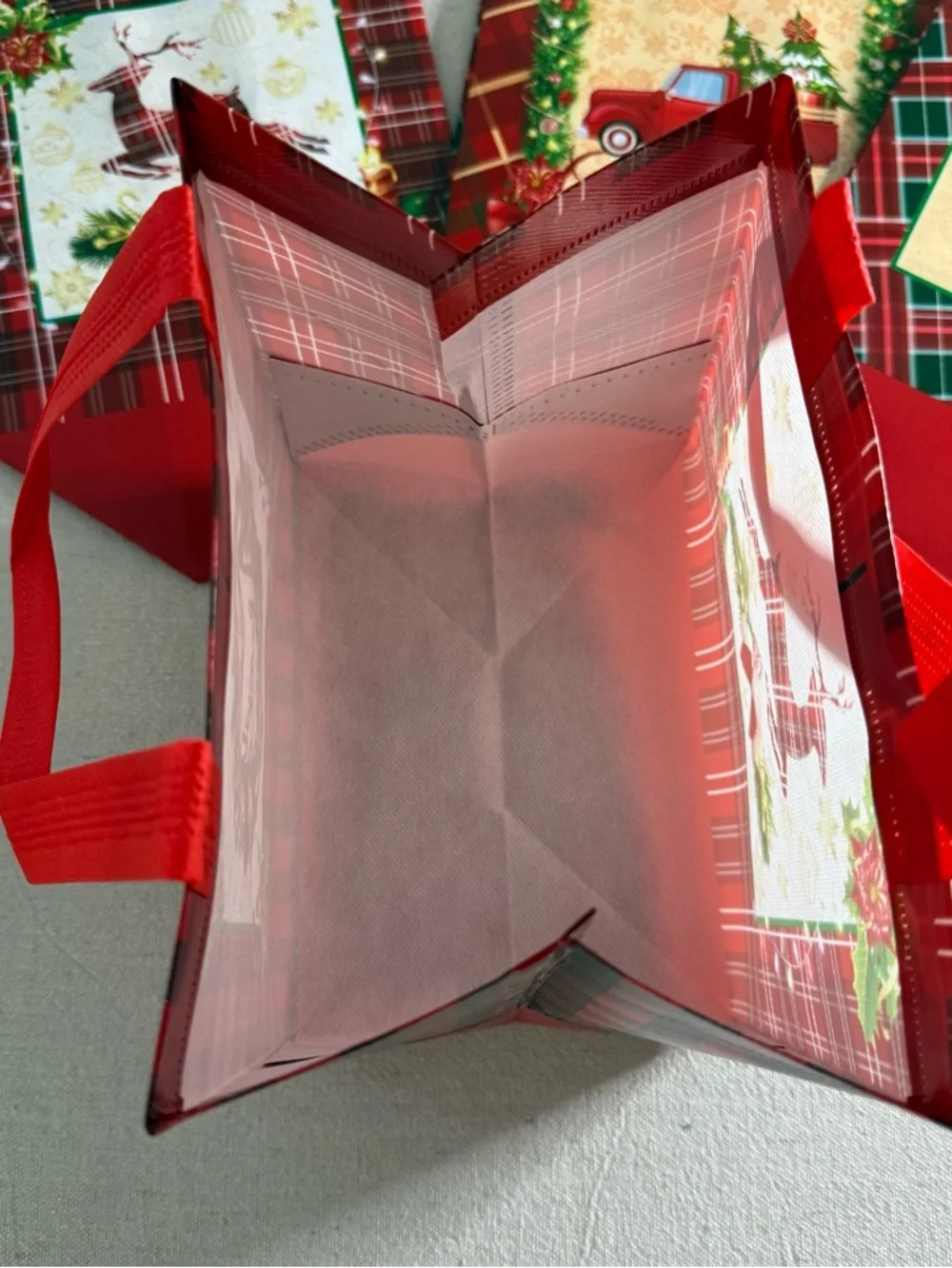 Set of 8 Festive Red Plaid Christmas Gift Bags - NWT